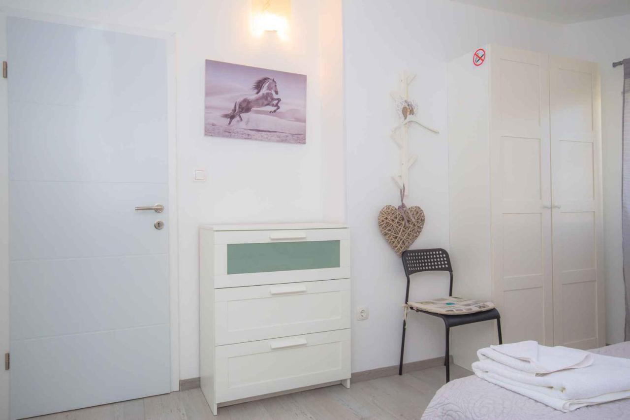 Apartments In Rogoznica 36019 ภายนอก รูปภาพ