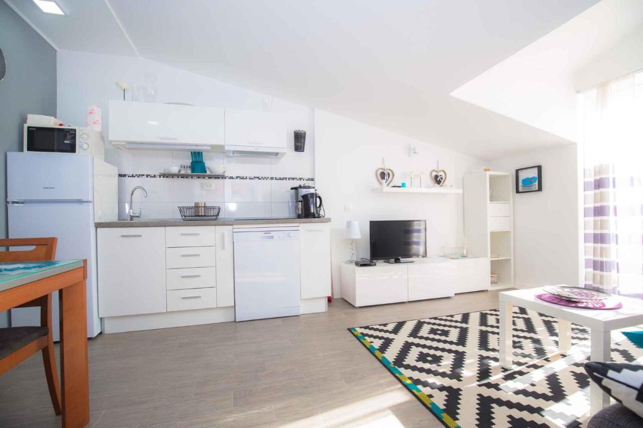 Apartments In Rogoznica 36019 ภายนอก รูปภาพ