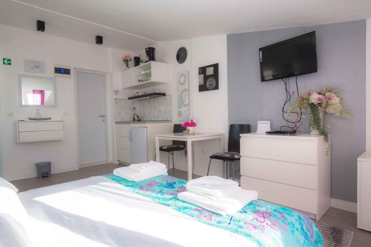 Apartments In Rogoznica 36019 ภายนอก รูปภาพ