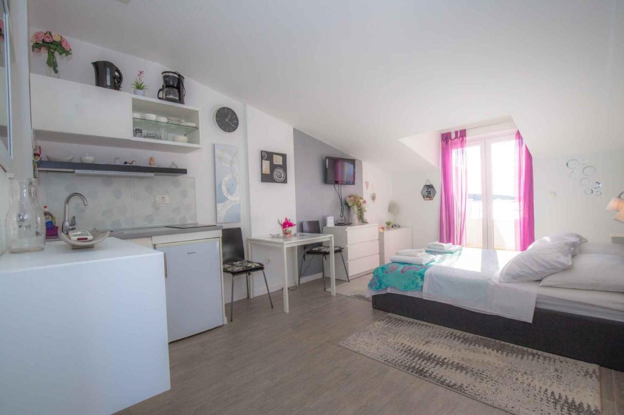 Apartments In Rogoznica 36019 ภายนอก รูปภาพ