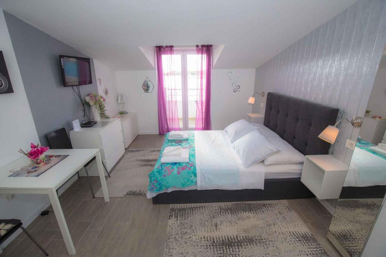 Apartments In Rogoznica 36019 ภายนอก รูปภาพ