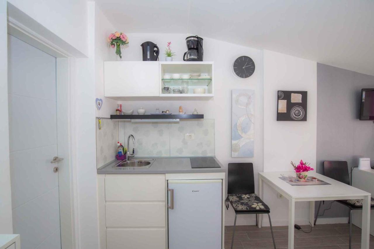 Apartments In Rogoznica 36019 ภายนอก รูปภาพ