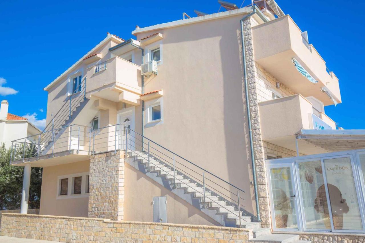 Apartments In Rogoznica 36019 ภายนอก รูปภาพ