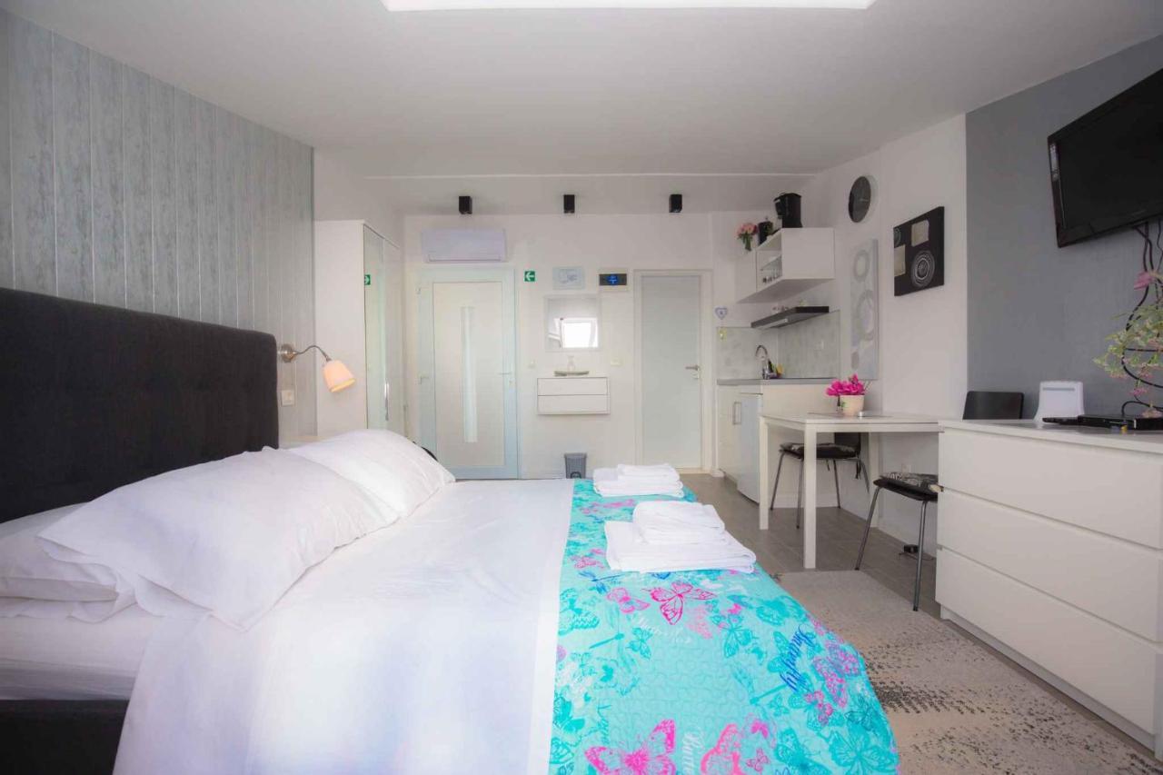 Apartments In Rogoznica 36019 ภายนอก รูปภาพ