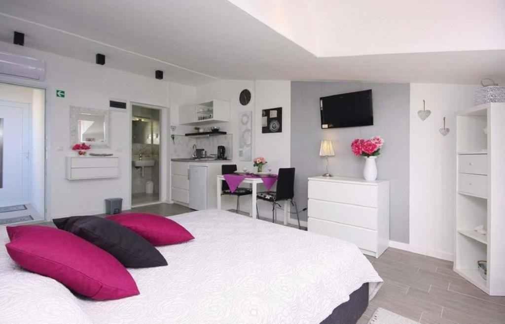 Apartments In Rogoznica 36019 ภายนอก รูปภาพ