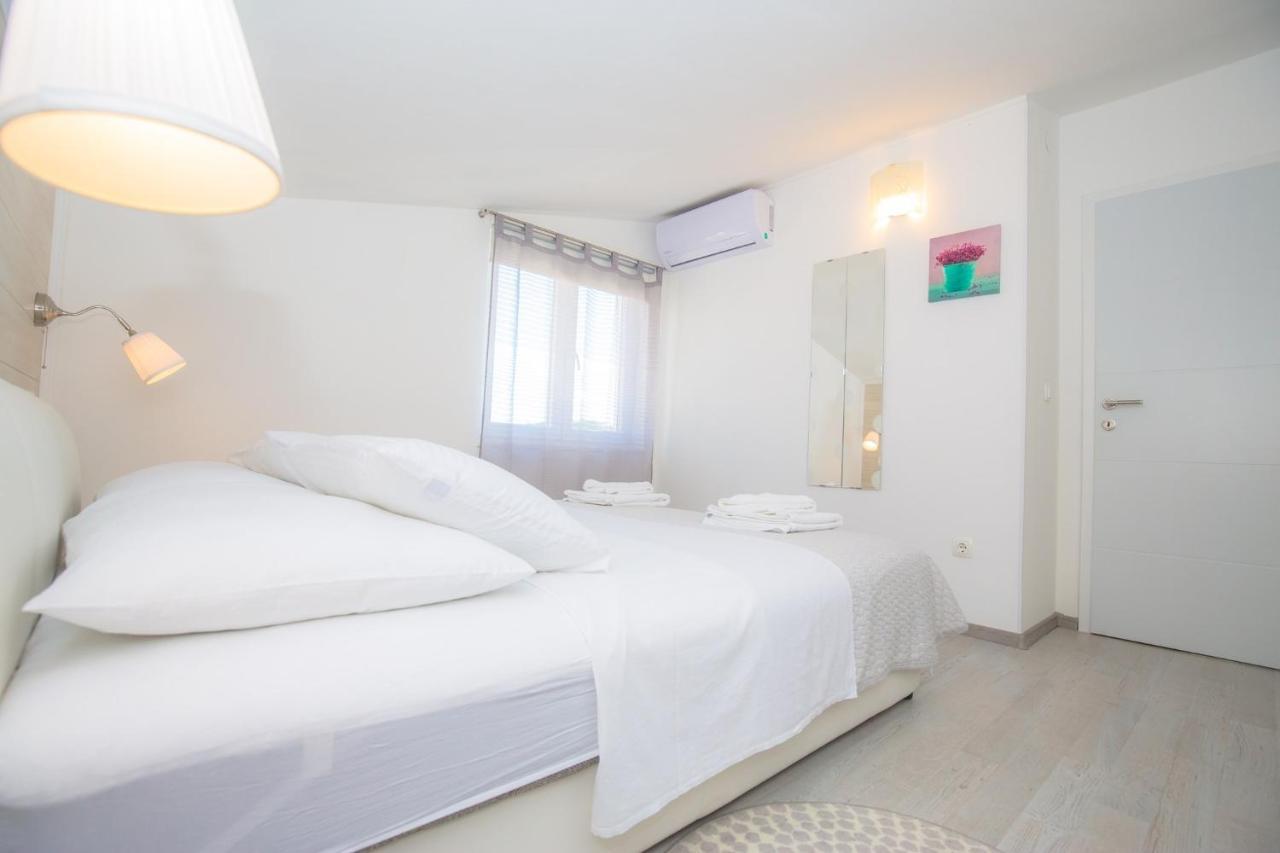 Apartments In Rogoznica 36019 ภายนอก รูปภาพ
