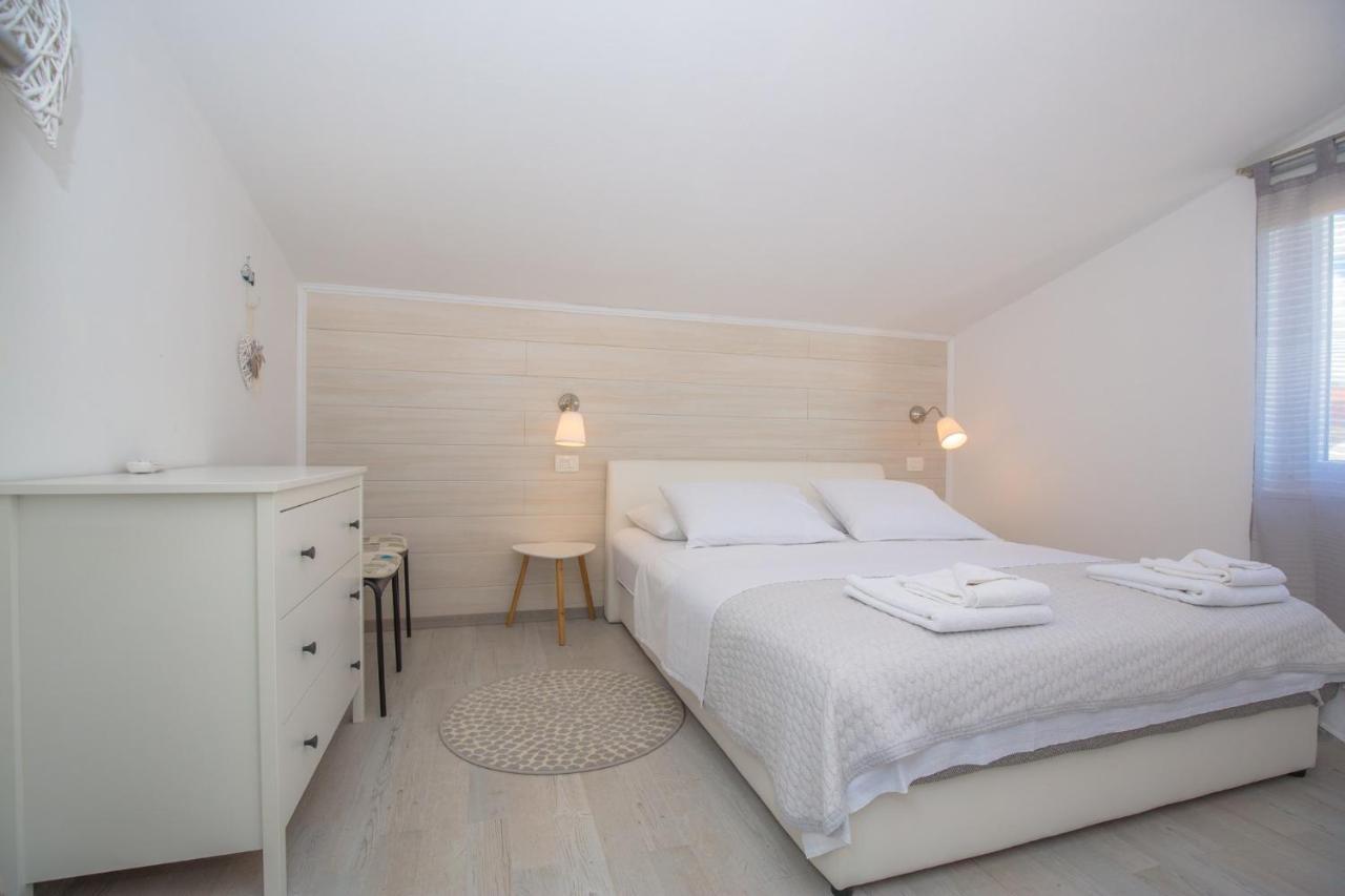 Apartments In Rogoznica 36019 ภายนอก รูปภาพ